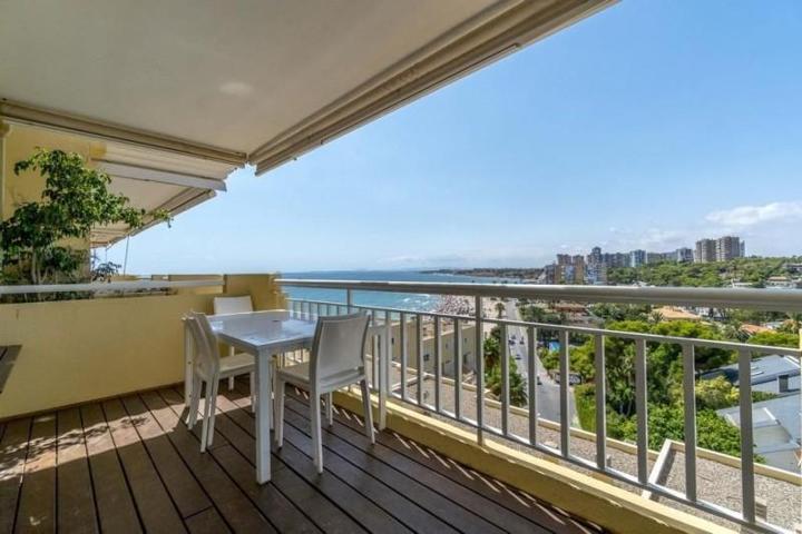 Apartamento en venta en Orihuela Costa, Campoamor photo 0