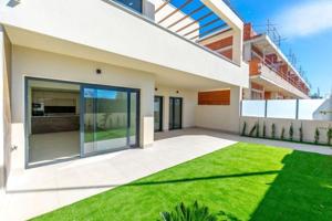 Piso en venta en Torrevieja, Baix Segura photo 0