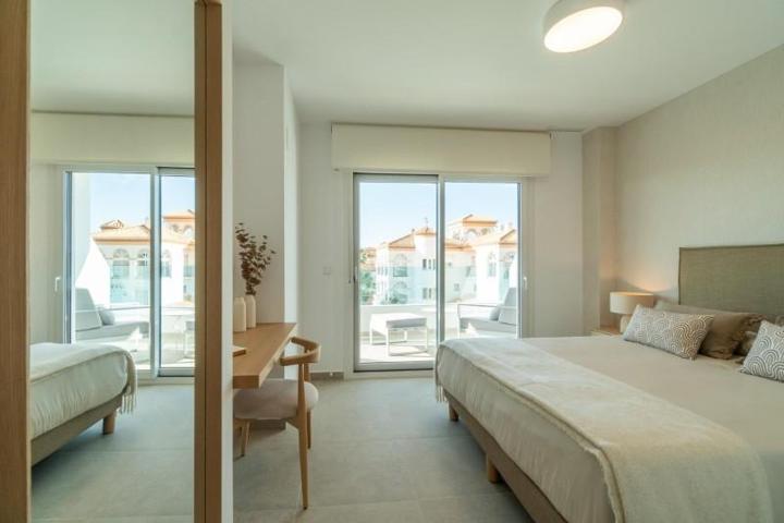 Apartamento en venta en Orihuela Costa, Orihuela Costa photo 0