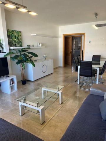 Apartamento en alquiler en Estepona, La Resina photo 0