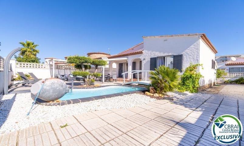 Casa en venta en Roses, Santa Margarida photo 0