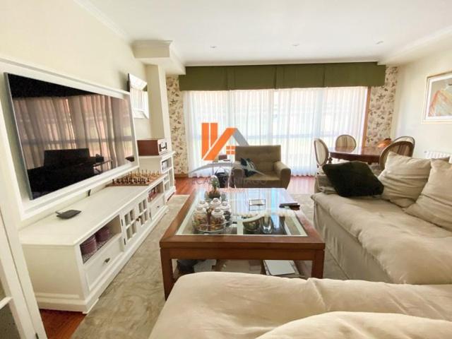 Piso en venta en Santiago de Compostela photo 0