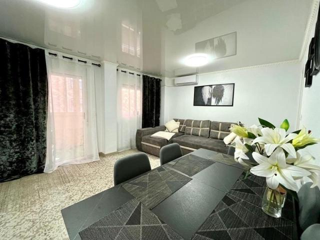 Apartamento en venta en Torrevieja photo 0