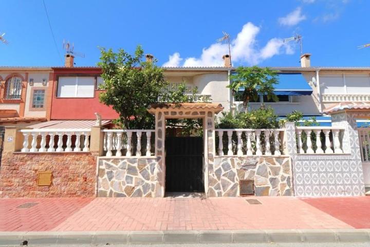 Adosada en venta en Torrevieja photo 0