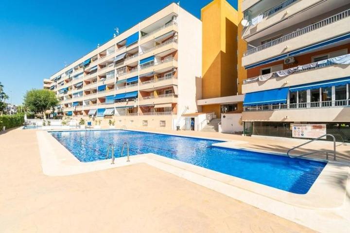 Apartamento en venta en Torrevieja, Punta Prima photo 0