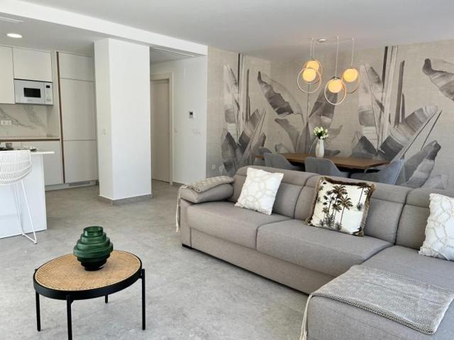 Apartamento en venta en Torrevieja photo 0