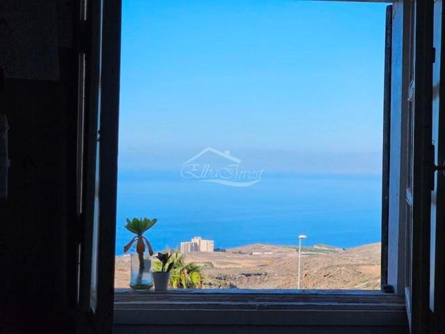 Bungalow en venta en Adeje photo 0