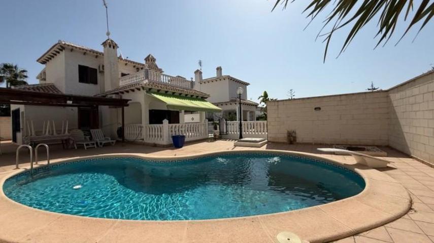 Chalet en venta en Orihuela photo 0