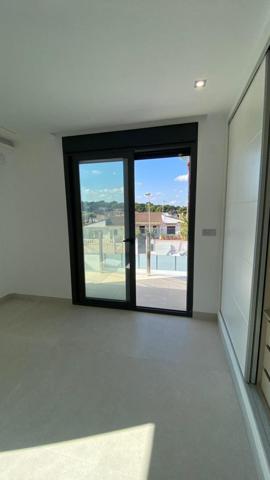 Chalet en venta en Torrevieja photo 0