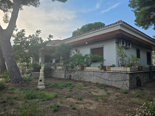 Chalet en venta en Orihuela Costa photo 0