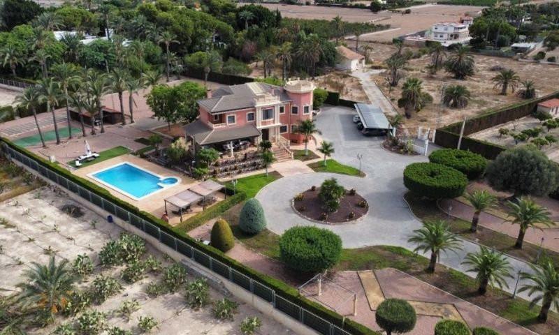 Chalet en venta en Elche photo 0