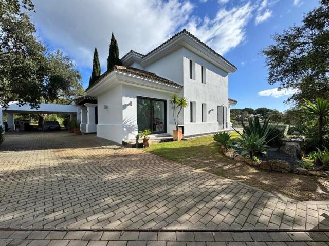 Chalet en venta en Sotogrande, Sotogrande Alto photo 0