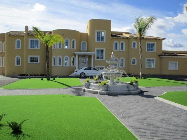 Chalet en venta en La Nucia photo 0