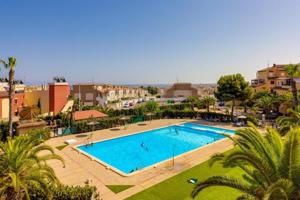 Apartamento en venta en Torrevieja photo 0