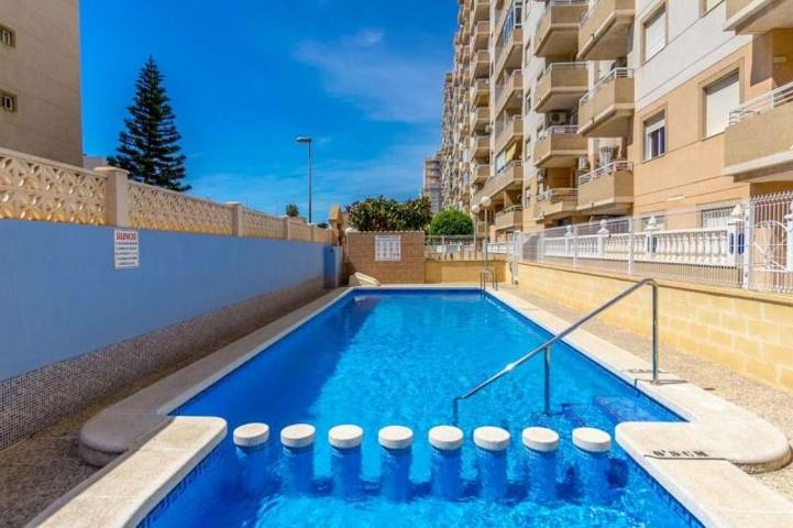 Apartamento en venta en Torrevieja photo 0