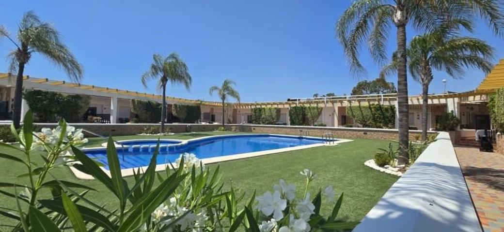 Adosada en venta en Pilar de la Horadada photo 0