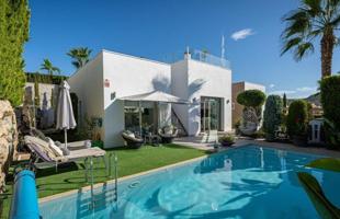 Chalet en venta en Benijofar photo 0