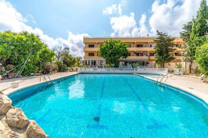 Local comercial en venta en Torrevieja, Los Frutales photo 0