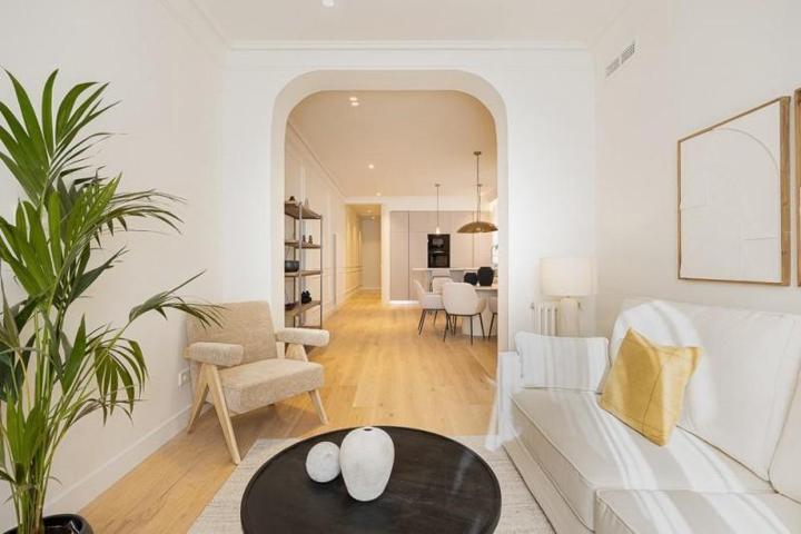Piso en venta en Madrid, Calle de Máiquez, 28009 photo 0