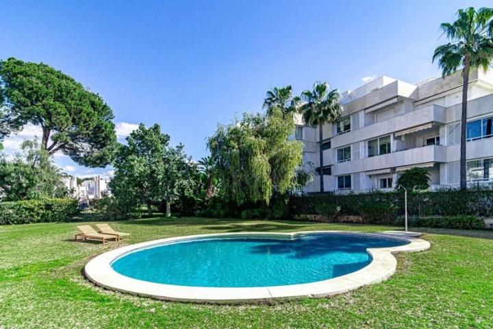 Adosada en alquiler en Marbella, Nueva Andalucia photo 0