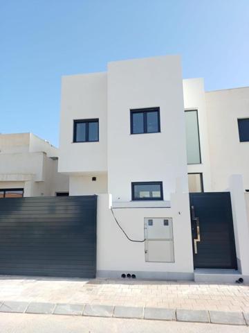 Chalet en venta en San Pedro del Pinatar, Castelar photo 0