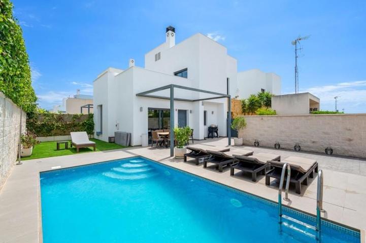 Chalet en venta en Ciudad quesada, Costa blanca sur photo 0