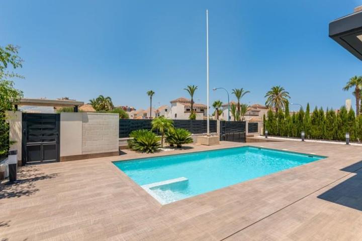 Chalet en venta en Cartagena, Playa honda photo 0