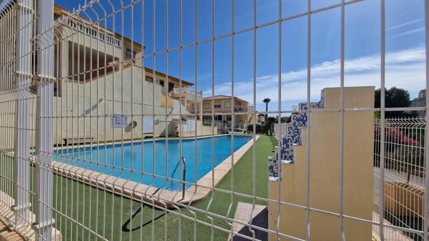 Bungalow en venta en Orihuela Costa, Playa Flamenca photo 0