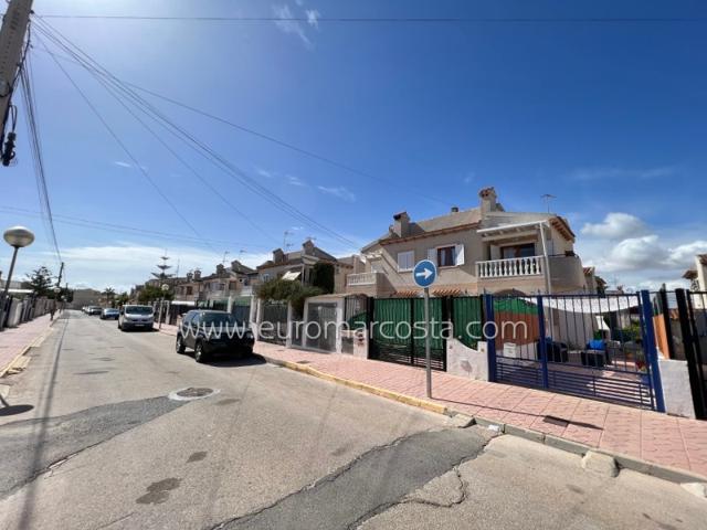 Adosada en venta en Guardamar del Segura, MONCAYO photo 0