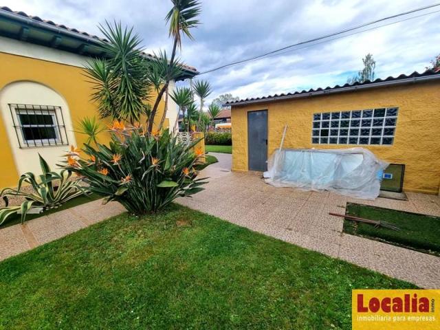 Chalet en venta en Torrelavega photo 0
