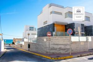 Adosada en venta en Guardamar del Segura, Guardamar del segura photo 0