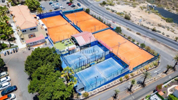 Local comercial en venta en Arona, Chayofa photo 0