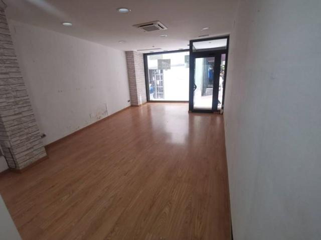 Local comercial en alquiler en Lleida, Segrià photo 0