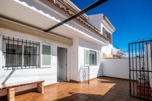 Chalet en venta en San Miguel de Salinas photo 0