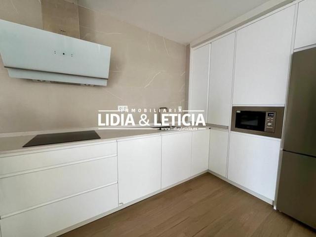 Casa en alquiler en Alcalá de Guadaira, La Paz - Montecarmelo photo 0