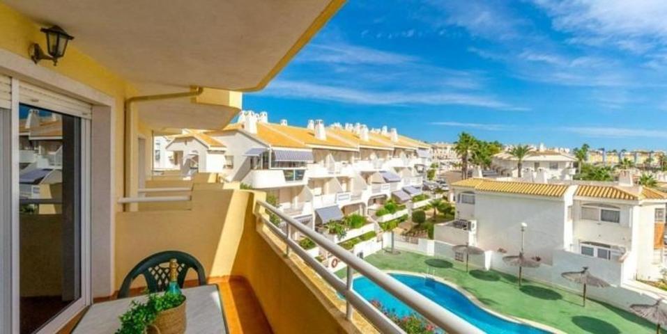 Apartamento en venta en Orihuela Costa, Campoamor photo 0
