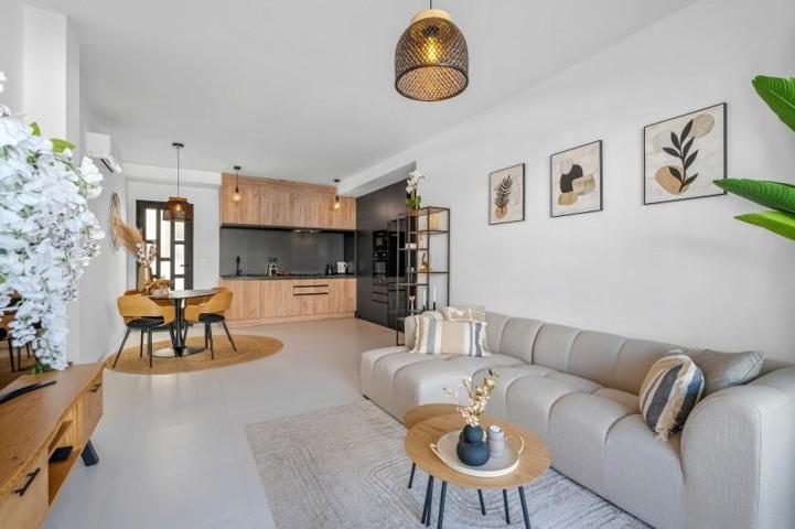 Apartamento en venta en San Miguel de Salinas photo 0