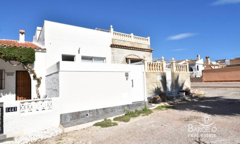 Adosada en venta en Torrevieja, La Siesta photo 0