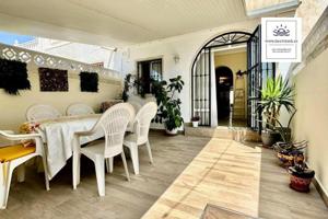 Adosada en venta en Torrevieja, Nueva Torrevieja photo 0