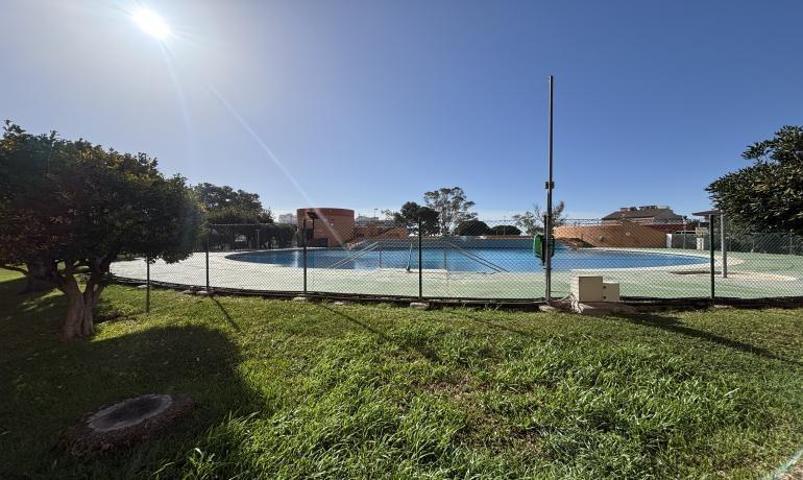 Apartamento en venta en Roses, Santa Margarida photo 0