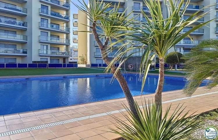 Apartamento en venta en Roses photo 0