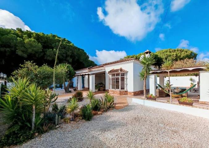 Chalet en venta en Chiclana de la Frontera, Las Lagunas - Campano photo 0