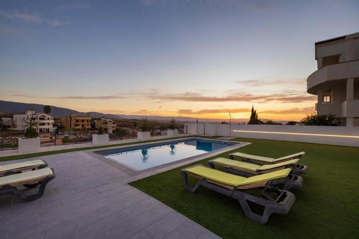 Chalet en venta en Zubia, Altos de la Zubia photo 0