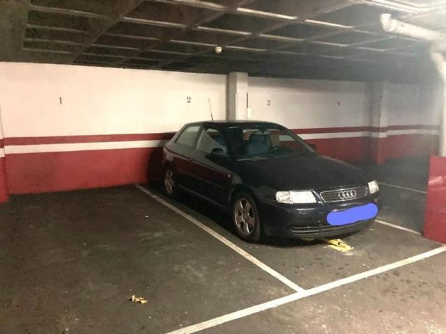 Garaje en alquiler en Oviedo, Área de Oviedo photo 0