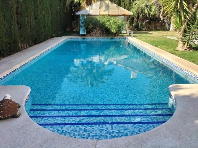 Chalet en venta en Elda photo 0