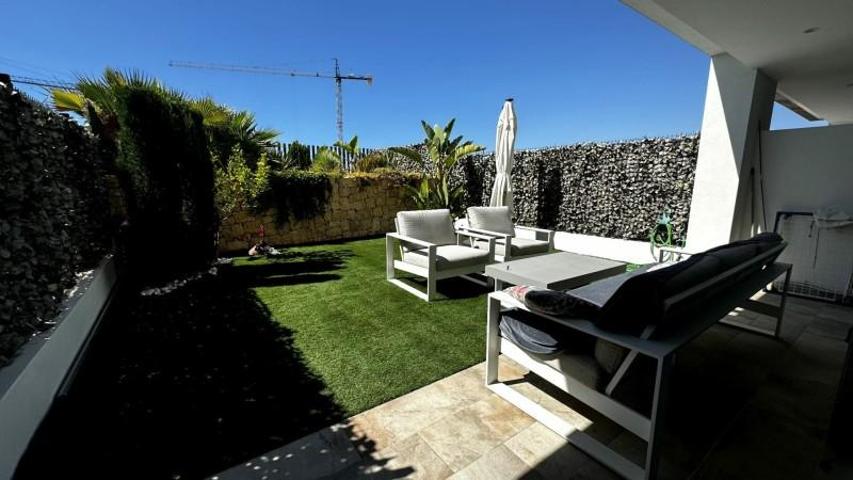 Adosada en venta en Benidorm photo 0