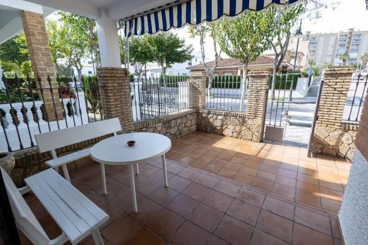 Chalet en venta en Chipiona, Playa de Regla photo 0
