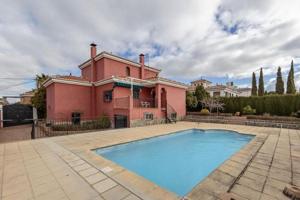 Chalet en venta en Otura, Vega de granada zona sur photo 0