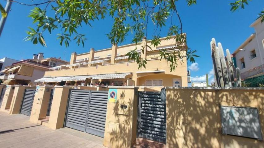 Adosada en venta en Segur de Calafell, Centro photo 0