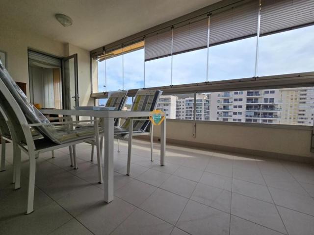 Apartamento en venta en Villajoyosa, Cala de finestrat photo 0